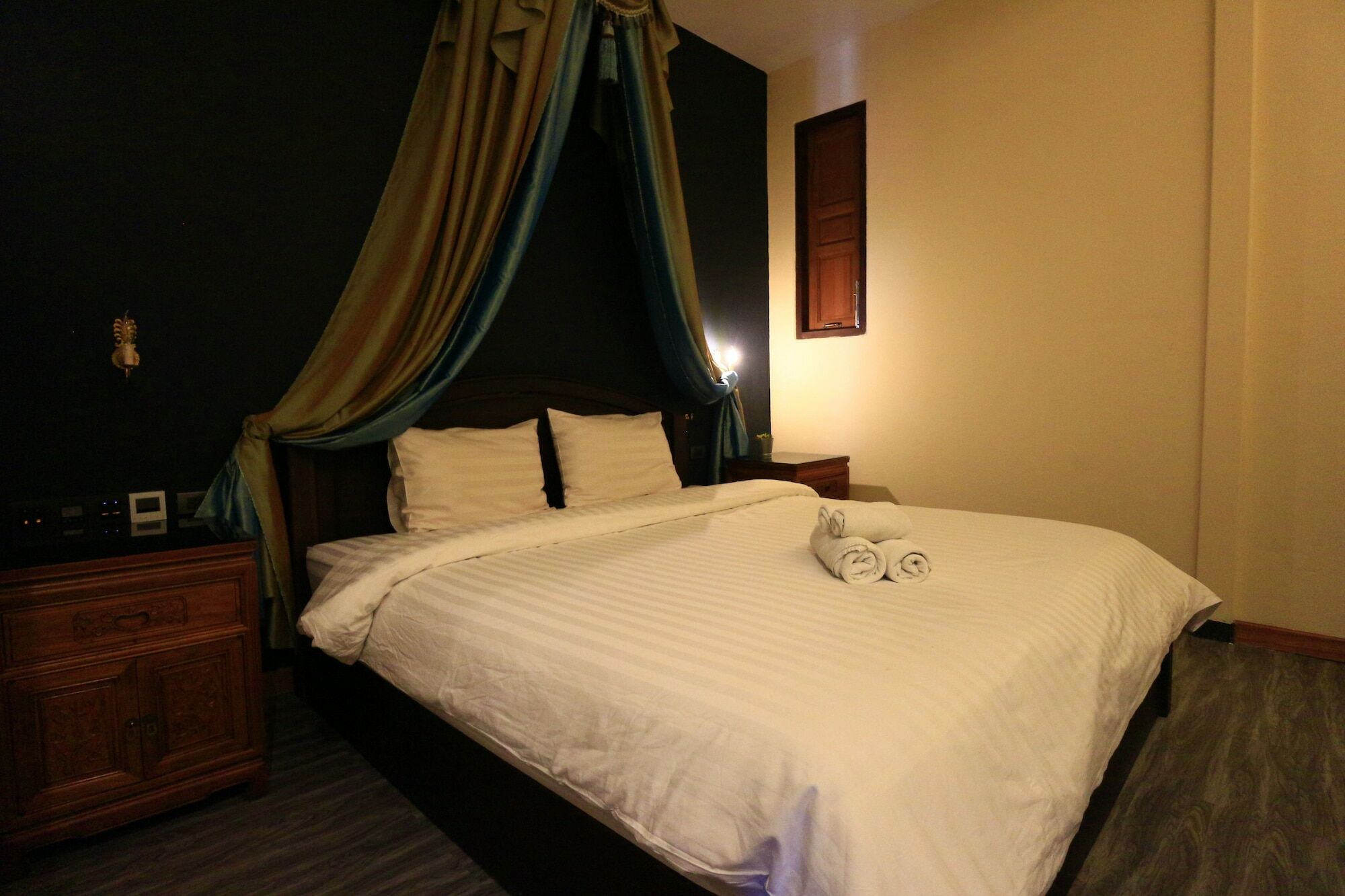 Yadana Chiangmai Hotel Chiang Mai Bagian luar foto
